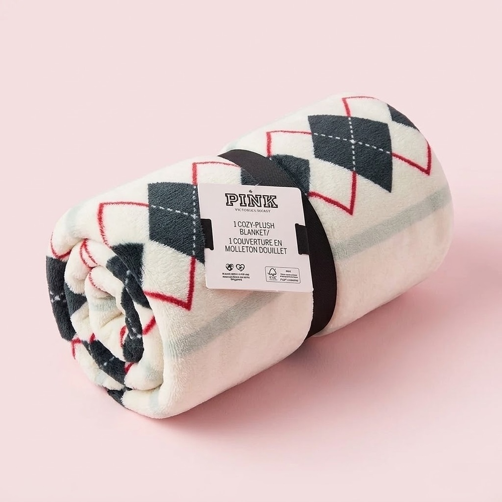 [BOGO] NWT‎ PINK Holiday Cozy Plush Blanket